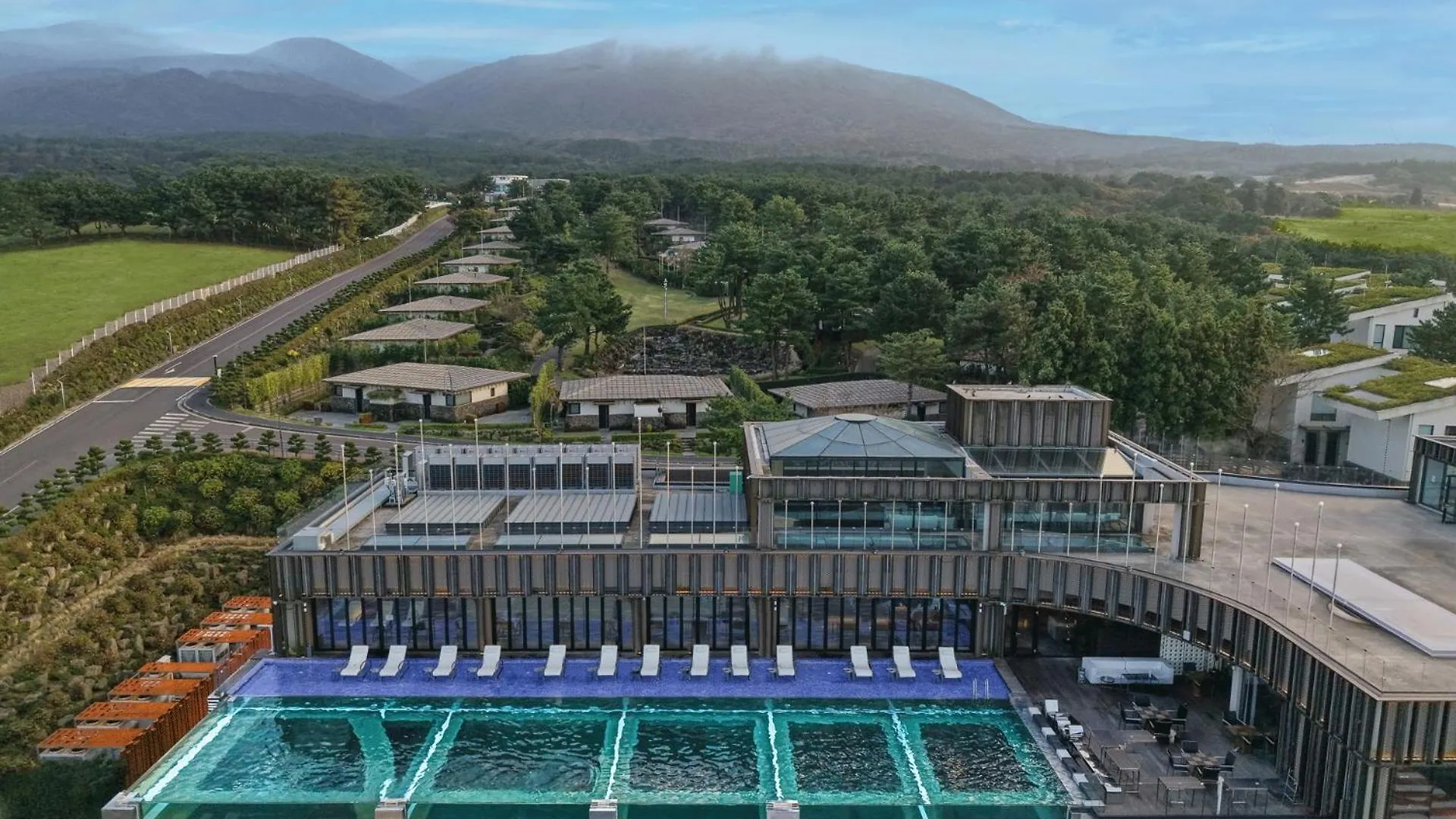 Amber Pure Hill Hotels & Resorts Jeju 5*,